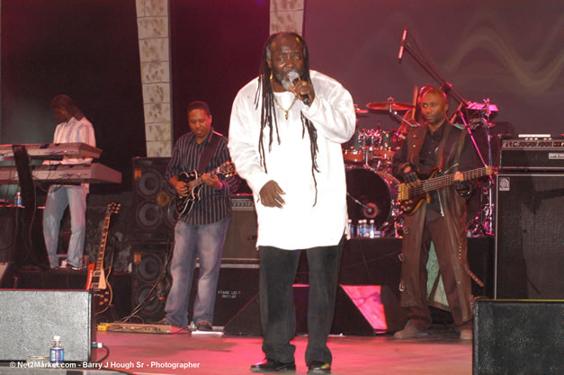 Freddy McGregor @ The Aqueduct on Rose Hall - Friday, January 26, 2007 - 10th Anniversary - Air Jamaica Jazz & Blues Festival 2007 - The Art of Music - Tuesday, January 23 - Saturday, January 27, 2007, The Aqueduct on Rose Hall, Montego Bay, Jamaica - Negril Travel Guide, Negril Jamaica WI - http://www.negriltravelguide.com - info@negriltravelguide.com...!