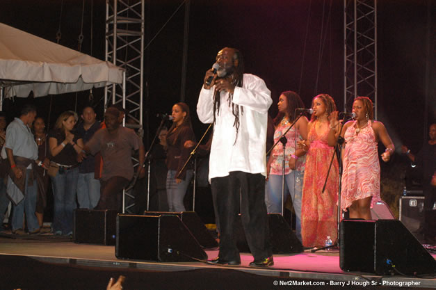 Freddy McGregor @ The Aqueduct on Rose Hall - Friday, January 26, 2007 - 10th Anniversary - Air Jamaica Jazz & Blues Festival 2007 - The Art of Music - Tuesday, January 23 - Saturday, January 27, 2007, The Aqueduct on Rose Hall, Montego Bay, Jamaica - Negril Travel Guide, Negril Jamaica WI - http://www.negriltravelguide.com - info@negriltravelguide.com...!