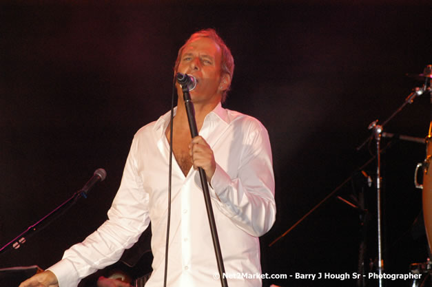 Michael Bolton - Air Jamaica Jazz & Blues Festival 2007 - The Art of Music -  Thursday, January 25th - 10th Anniversary - Air Jamaica Jazz & Blues Festival 2007 - The Art of Music - Tuesday, January 23 - Saturday, January 27, 2007, The Aqueduct on Rose Hall, Montego Bay, Jamaica - Negril Travel Guide, Negril Jamaica WI - http://www.negriltravelguide.com - info@negriltravelguide.com...!