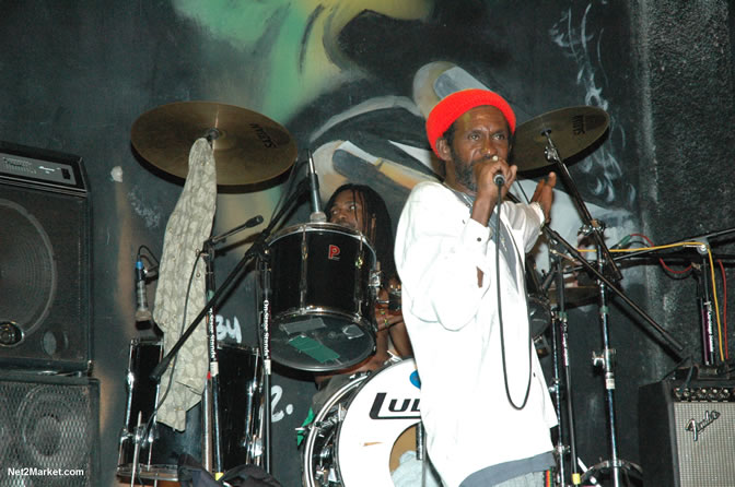 Reggae Superstar - Bush Man @ Bourbon Beach with Boddy Dread & Singing Honour - Presented by Our Music Promotions - Omar & Ama-Donna - Saturday, May 14, 2005 - Negril Travel Guide, Negril Jamaica WI - http://www.negriltravelguide.com - info@negriltravelguide.com...!