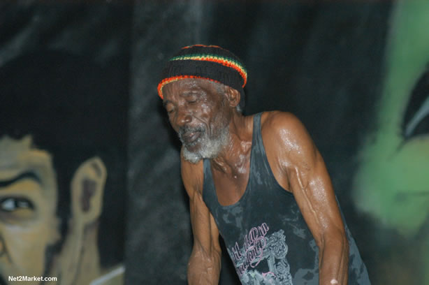 Reggae Superstar - Bush Man @ Bourbon Beach with Boddy Dread & Singing Honour - Presented by Our Music Promotions - Omar & Ama-Donna - Saturday, May 14, 2005 - Negril Travel Guide, Negril Jamaica WI - http://www.negriltravelguide.com - info@negriltravelguide.com...!