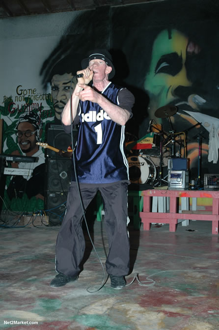 Frankie Paul & King Yellowman - Bobby Dread - Swallow - backed by the Indika Band - MC Earl Polkadot - Presented by Boubon Beach Restaurant, Beach Bar & Oceanfront Accommodations - Negril Travel Guide, Negril Jamaica WI - http://www.negriltravelguide.com - info@negriltravelguide.com...!