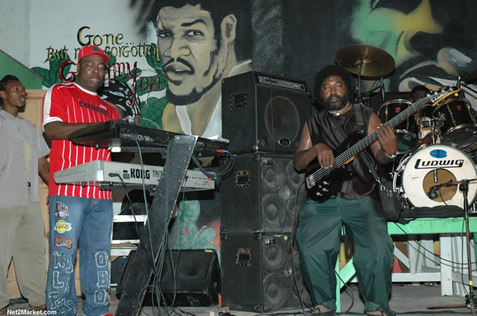 The Messenger, Reggae Super Star - Luciano - Gregory Isaacs - Bobby Dread - Swallow - backed by the Indika Band - Boubon Beach Restaurant, Beach Bar & Oceanfront Accommodations - Negril Travel Guide, Negril Jamaica WI - http://www.negriltravelguide.com - info@negriltravelguide.com...!