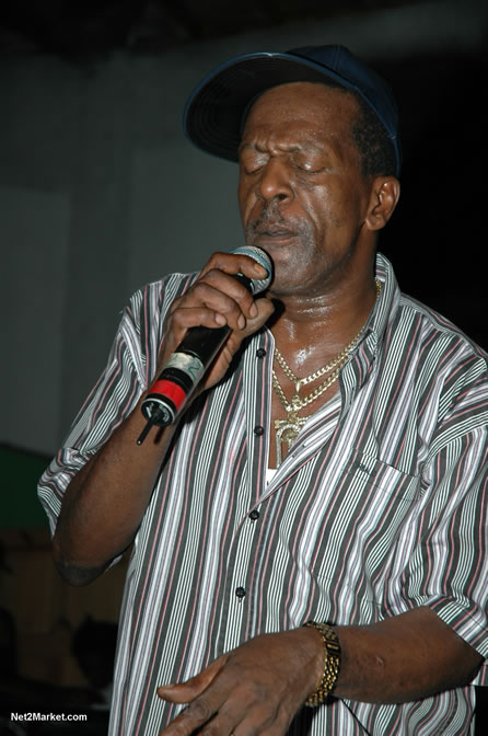 The Messenger, Reggae Super Star - Luciano - Gregory Isaacs - Bobby Dread - Swallow - backed by the Indika Band - Boubon Beach Restaurant, Beach Bar & Oceanfront Accommodations - Negril Travel Guide, Negril Jamaica WI - http://www.negriltravelguide.com - info@negriltravelguide.com...!