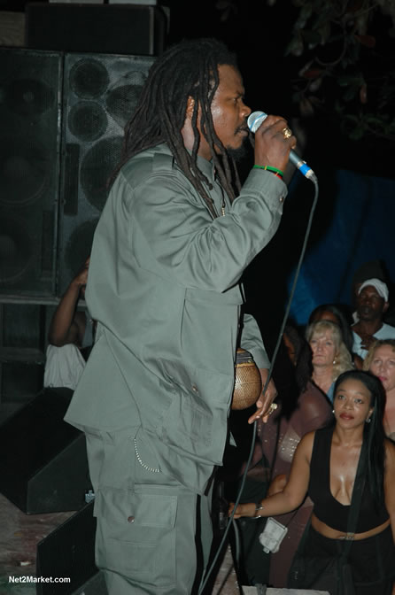 The Messenger, Reggae Super Star - Luciano - Gregory Isaacs - Bobby Dread - Swallow - backed by the Indika Band - Boubon Beach Restaurant, Beach Bar & Oceanfront Accommodations - Negril Travel Guide, Negril Jamaica WI - http://www.negriltravelguide.com - info@negriltravelguide.com...!