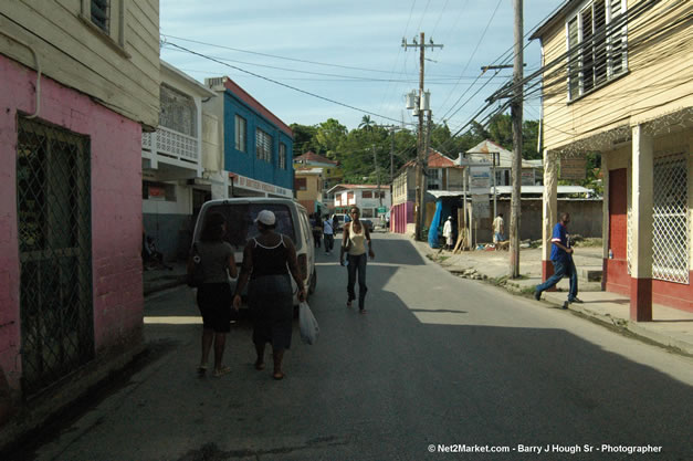 A Walk Around Lucea One Way - Caribbean Medical Mission, Wednesday, October 18, 2006 - Negril Travel Guide, Negril Jamaica WI - http://www.negriltravelguide.com - info@negriltravelguide.com...!