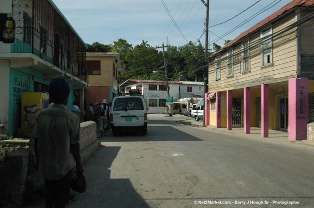 A Walk Around Lucea One Way - Caribbean Medical Mission, Wednesday, October 18, 2006 - Negril Travel Guide, Negril Jamaica WI - http://www.negriltravelguide.com - info@negriltravelguide.com...!