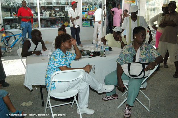 Free Clinic at Lucea Plaza, Caribbean Medical Mission, Wednesday, October 18, 2006 - Negril Travel Guide, Negril Jamaica WI - http://www.negriltravelguide.com - info@negriltravelguide.com...!