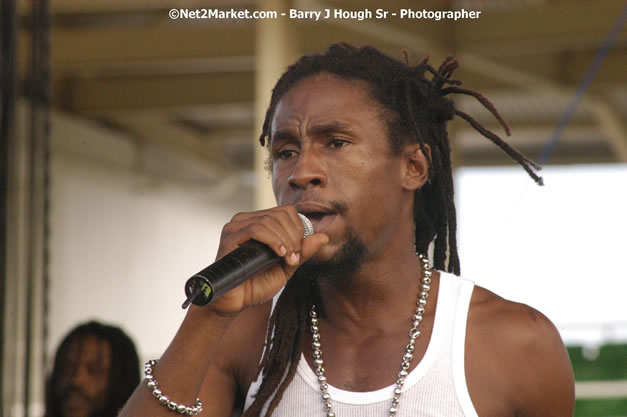 Jah Cure - Cure Fest 2007 - Longing For Concert at Trelawny Multi Purpose Stadium, Trelawny, Jamaica - Sunday, October 14, 2007 - Cure Fest 2007 October 12th-14th, 2007 Presented by Danger Promotions, Iyah Cure Promotions, and Brass Gate Promotions - Alison Young, Publicist - Photographs by Net2Market.com - Barry J. Hough Sr, Photographer - Negril Travel Guide, Negril Jamaica WI - http://www.negriltravelguide.com - info@negriltravelguide.com...!