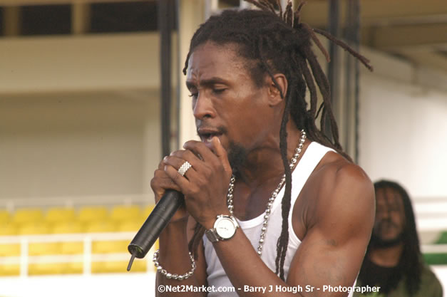 Jah Cure - Cure Fest 2007 - Longing For Concert at Trelawny Multi Purpose Stadium, Trelawny, Jamaica - Sunday, October 14, 2007 - Cure Fest 2007 October 12th-14th, 2007 Presented by Danger Promotions, Iyah Cure Promotions, and Brass Gate Promotions - Alison Young, Publicist - Photographs by Net2Market.com - Barry J. Hough Sr, Photographer - Negril Travel Guide, Negril Jamaica WI - http://www.negriltravelguide.com - info@negriltravelguide.com...!