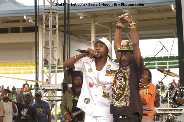 Jah Cure - Cure Fest 2007 - Longing For Concert at Trelawny Multi Purpose Stadium, Trelawny, Jamaica - Sunday, October 14, 2007 - Cure Fest 2007 October 12th-14th, 2007 Presented by Danger Promotions, Iyah Cure Promotions, and Brass Gate Promotions - Alison Young, Publicist - Photographs by Net2Market.com - Barry J. Hough Sr, Photographer - Negril Travel Guide, Negril Jamaica WI - http://www.negriltravelguide.com - info@negriltravelguide.com...!