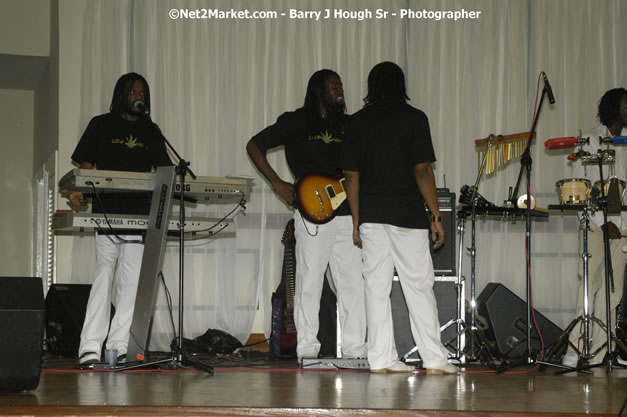 Reflections Set Up - Cure Fest 2007 - All White Birth-Night Party - Hosted by Jah Cure - Starfish Trelawny Hotel - Trelawny, Jamaica - Friday, October 12, 2007 - Cure Fest 2007 October 12th-14th, 2007 Presented by Danger Promotions, Iyah Cure Promotions, and Brass Gate Promotions - Alison Young, Publicist - Photographs by Net2Market.com - Barry J. Hough Sr, Photographer - Negril Travel Guide, Negril Jamaica WI - http://www.negriltravelguide.com - info@negriltravelguide.com...!