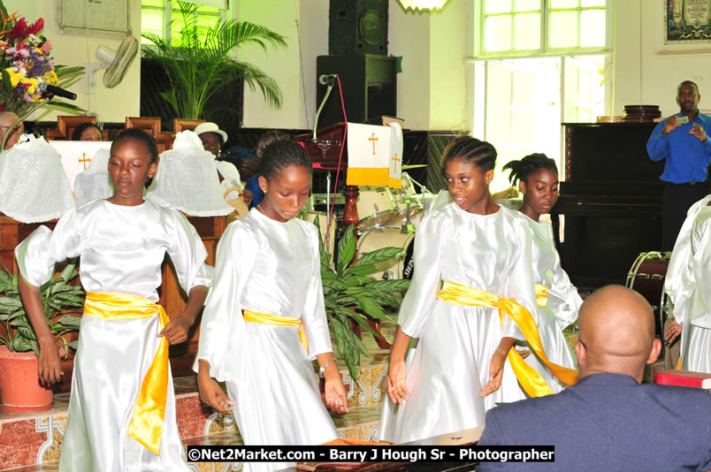 Lucea United Church - Unitied Church in Jamaica and Cayman Islands - Worship Service & Celebration of the Sacrament of Holy Communion - Special Guests: Hanover Homecoming Foundation & His excellency The Most Honourable Professor Sir Kenneth Hall Governor General of Jamaica - Sunday, August 3, 2008 - Hanover Homecoming Foundation LTD Jamaica - Wherever you roam ... Hanover bids you ... come HOME - Sunday, August 3 to Saturday, August 9, 2008 - Hanover Jamaica - Photographs by Net2Market.com - Barry J. Hough Sr. Photojournalist/Photograper - Photographs taken with a Nikon D300 - Negril Travel Guide, Negril Jamaica WI - http://www.negriltravelguide.com - info@negriltravelguide.com...!