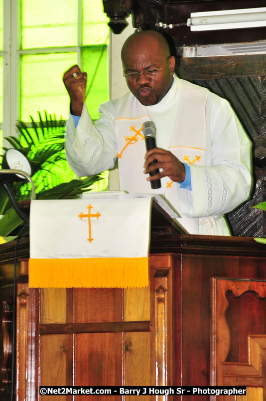 Lucea United Church - Unitied Church in Jamaica and Cayman Islands - Worship Service & Celebration of the Sacrament of Holy Communion - Special Guests: Hanover Homecoming Foundation & His excellency The Most Honourable Professor Sir Kenneth Hall Governor General of Jamaica - Sunday, August 3, 2008 - Hanover Homecoming Foundation LTD Jamaica - Wherever you roam ... Hanover bids you ... come HOME - Sunday, August 3 to Saturday, August 9, 2008 - Hanover Jamaica - Photographs by Net2Market.com - Barry J. Hough Sr. Photojournalist/Photograper - Photographs taken with a Nikon D300 - Negril Travel Guide, Negril Jamaica WI - http://www.negriltravelguide.com - info@negriltravelguide.com...!