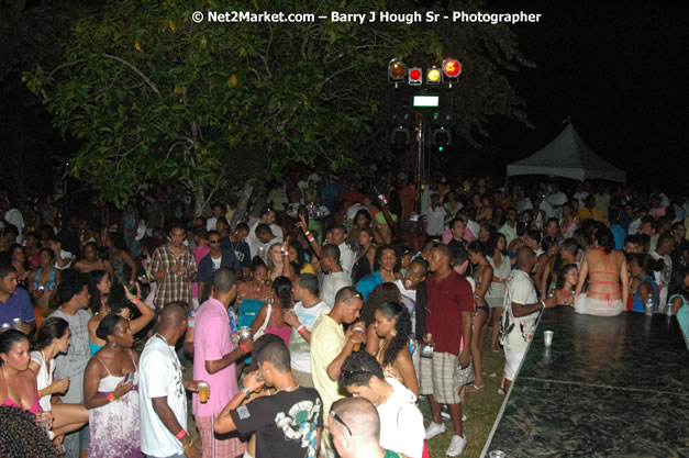 Hybrid Go Ultra - Independence Negril 2K7 - A Barefoot Beach Party @ The Hybrid Beach Cove aka Half Moon Beach Club, Sunday, August 5, 2007, Half Moon Beach, Hanover Parish, Jamaica - Negril Travel Guide.com, Negril Jamaica WI - http://www.negriltravelguide.com - info@negriltravelguide.com...!