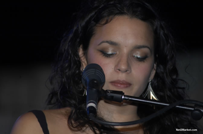 Norah Jones- Air Jamaica Jazz & Blues 2005 - The Art Of Music - Cinnamon Hill Golf Course, Rose Hall, Montego Bay - Negril Travel Guide, Negril Jamaica WI - http://www.negriltravelguide.com - info@negriltravelguide.com...!