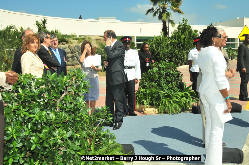 The Unveiling Of The Commemorative Plaque By The Honourable Prime Minister, Orette Bruce Golding, MP, And Their Majesties, King Juan Carlos I And Queen Sofia Of Spain - On Wednesday, February 18, 2009, Marking The Completion Of The Expansion Of Sangster International Airport, Venue at Sangster International Airport, Montego Bay, St James, Jamaica - Wednesday, February 18, 2009 - Photographs by Net2Market.com - Barry J. Hough Sr, Photographer/Photojournalist - Negril Travel Guide, Negril Jamaica WI - http://www.negriltravelguide.com - info@negriltravelguide.com...!