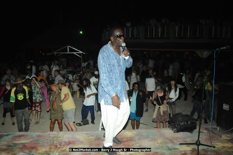 Leroy Sibbles and Gregory Isaacs at Bourbon Beach - Monday, February 11, 2008 - Bourbon Beach, Norman Manley Boulevard, Negril, Westmoreland, Jamaica W.I. - Photographs by Net2Market.com - Barry J. Hough Sr, Photographer - Negril Travel Guide, Negril Jamaica WI - http://www.negriltravelguide.com - info@negriltravelguide.com...!