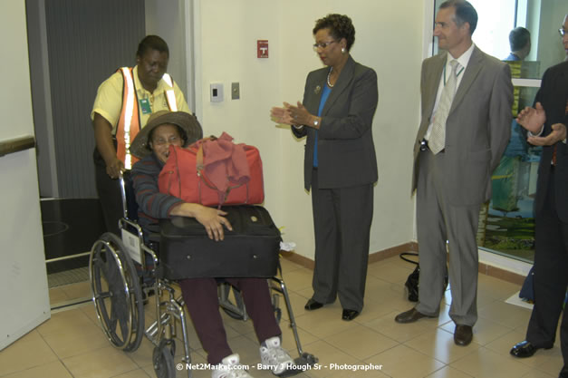 MBJ Airports Limited Welcomes WestJet Airlines - Inaugural Scheduled Service From Toronto Pearsons International Airport - Monday, December 10, 2007 - Sangster International Airport - MBJ Airports Limited, Montego Bay, Jamaica W.I. - Photographs by Net2Market.com - Barry J. Hough Sr, Photographer - Negril Travel Guide, Negril Jamaica WI - http://www.negriltravelguide.com - info@negriltravelguide.com...!