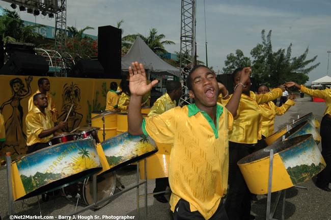 MS Freedom Of The Seas [Royal Caribbean International's - Newest Vessel] Plaques &amp; Keys Ceremony in order to commemorate its first arrival at the Port Montego Bay Photos - Negril Travel Guide, Negril Jamaica WI - http://www.negriltravelguide.com - info@negriltravelguide.com...!