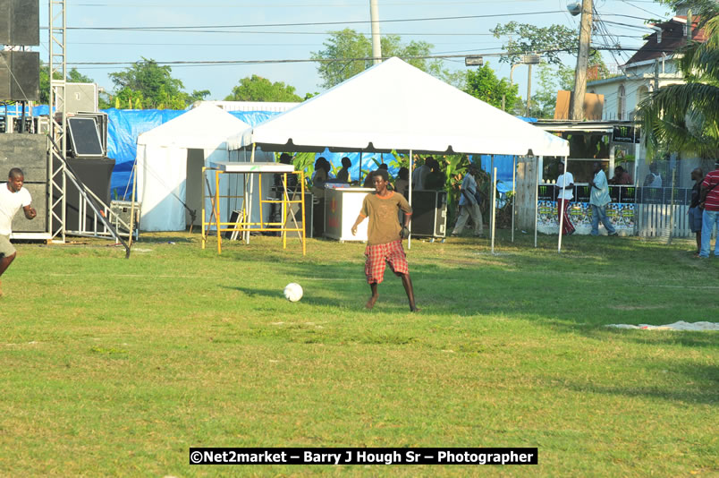 Marley Magic Traffic Jam - Celebrity Football @ Spring Break - Saturday, March 21, 2009 - Also Featuring: Kelley, Capleton, Junior Reid, Spragga Benz, Wayne Marshall, Munga, Romaine Virgo,Embee, Bango Herman, Flava K, Whisky Baggio, Andrew and Wadda Blood, Black Am I, Packa, Venue at Waz Beach, Norman Manley Boulevard, Negril Westmoreland, Jamaica - Saturday, March 21, 2009 - Photographs by Net2Market.com - Barry J. Hough Sr, Photographer/Photojournalist - Negril Travel Guide, Negril Jamaica WI - http://www.negriltravelguide.com - info@negriltravelguide.com...!