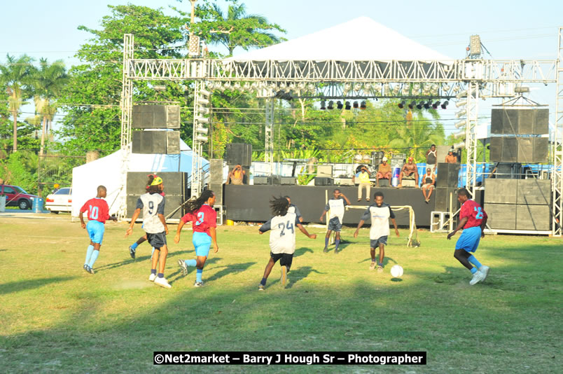 Marley Magic Traffic Jam - Celebrity Football @ Spring Break - Saturday, March 21, 2009 - Also Featuring: Kelley, Capleton, Junior Reid, Spragga Benz, Wayne Marshall, Munga, Romaine Virgo,Embee, Bango Herman, Flava K, Whisky Baggio, Andrew and Wadda Blood, Black Am I, Packa, Venue at Waz Beach, Norman Manley Boulevard, Negril Westmoreland, Jamaica - Saturday, March 21, 2009 - Photographs by Net2Market.com - Barry J. Hough Sr, Photographer/Photojournalist - Negril Travel Guide, Negril Jamaica WI - http://www.negriltravelguide.com - info@negriltravelguide.com...!