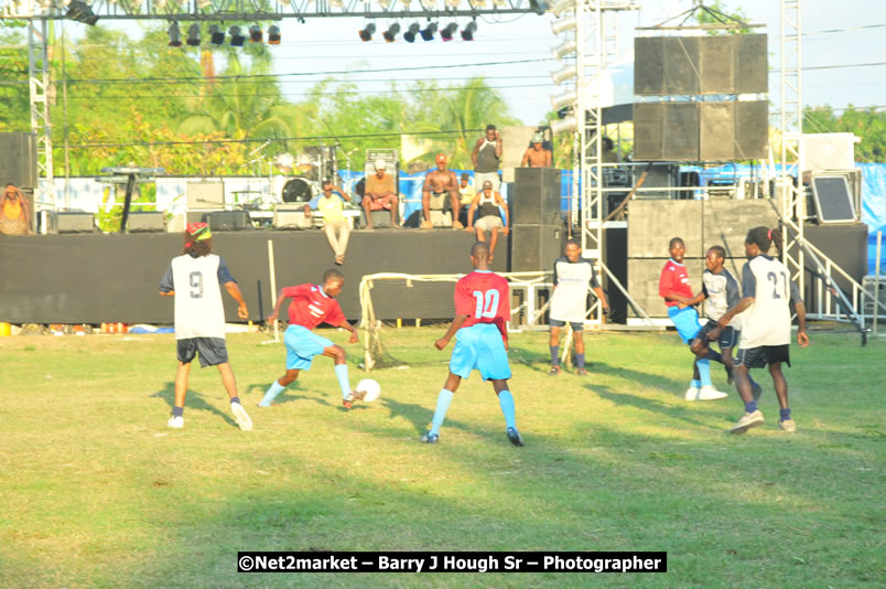 Marley Magic Traffic Jam - Celebrity Football @ Spring Break - Saturday, March 21, 2009 - Also Featuring: Kelley, Capleton, Junior Reid, Spragga Benz, Wayne Marshall, Munga, Romaine Virgo,Embee, Bango Herman, Flava K, Whisky Baggio, Andrew and Wadda Blood, Black Am I, Packa, Venue at Waz Beach, Norman Manley Boulevard, Negril Westmoreland, Jamaica - Saturday, March 21, 2009 - Photographs by Net2Market.com - Barry J. Hough Sr, Photographer/Photojournalist - Negril Travel Guide, Negril Jamaica WI - http://www.negriltravelguide.com - info@negriltravelguide.com...!