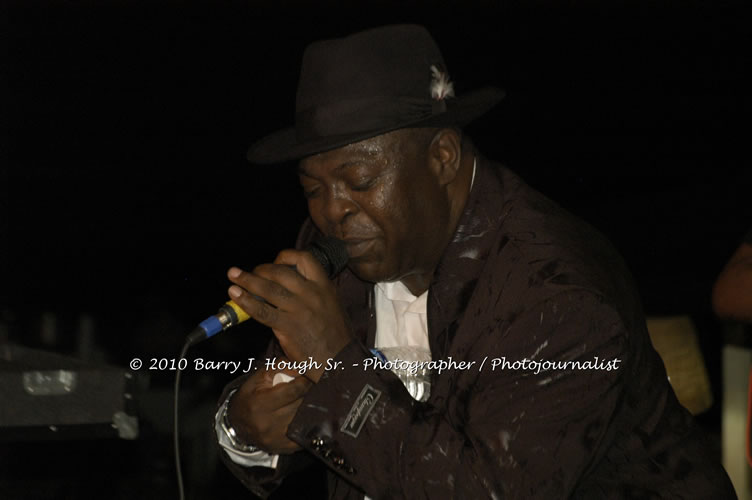 Chaka Demus & Pliers - Live In Concert @ Negril Escape Resort and Spa, December 8, 2009, One Love Drive, West End, Negril, Westmoreland, Jamaica W.I. - Photographs by Net2Market.com - Barry J. Hough Sr, Photographer/Photojournalist - Negril Travel Guide, Negril Jamaica WI - http://www.negriltravelguide.com - info@negriltravelguide.com...!