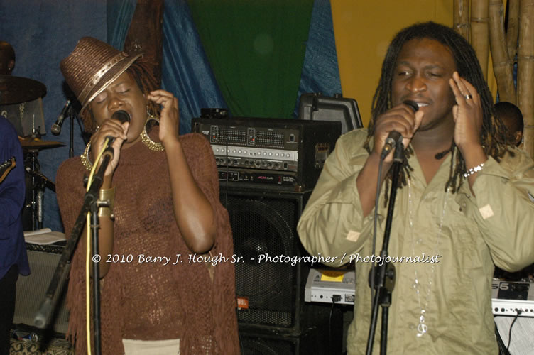 Etana - Live In Concert - One Love Reggae Concert Series 09/10 @ Negril Escape Resort and Spa, December 22, 2009, One Love Drive, West End, Negril, Westmoreland, Jamaica W.I. - Photographs by Net2Market.com - Barry J. Hough Sr, Photographer/Photojournalist - Negril Travel Guide, Negril Jamaica WI - http://www.negriltravelguide.com - info@negriltravelguide.com...!