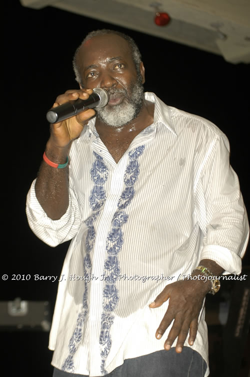 Freddy McGregor - Live In Concert @ Negril Escape Resort and Spa, One Love Drive, West End, Negril, Westmoreland, Jamaica W.I. - Photographs by Net2Market.com - Barry J. Hough Sr, Photographer/Photojournalist - Negril Travel Guide, Negril Jamaica WI - http://www.negriltravelguide.com - info@negriltravelguide.com...!