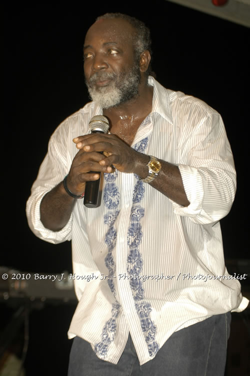 Freddy McGregor - Live In Concert @ Negril Escape Resort and Spa, One Love Drive, West End, Negril, Westmoreland, Jamaica W.I. - Photographs by Net2Market.com - Barry J. Hough Sr, Photographer/Photojournalist - Negril Travel Guide, Negril Jamaica WI - http://www.negriltravelguide.com - info@negriltravelguide.com...!