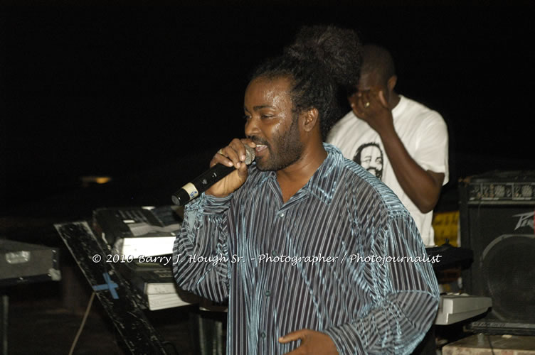 Marcia Griffiths & Edge Michael - Live In Concert - One Love Reggae Concert Series 09/10 @ Negril Escape Resort and Spa, December 29, 2009, One Love Drive, West End, Negril, Westmoreland, Jamaica W.I. - Photographs by Net2Market.com - Barry J. Hough Sr, Photographer/Photojournalist - Negril Travel Guide, Negril Jamaica WI - http://www.negriltravelguide.com - info@negriltravelguide.com...!