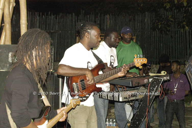 Marcia Griffiths & Edge Michael - Live In Concert - One Love Reggae Concert Series 09/10 @ Negril Escape Resort and Spa, December 29, 2009, One Love Drive, West End, Negril, Westmoreland, Jamaica W.I. - Photographs by Net2Market.com - Barry J. Hough Sr, Photographer/Photojournalist - Negril Travel Guide, Negril Jamaica WI - http://www.negriltravelguide.com - info@negriltravelguide.com...!