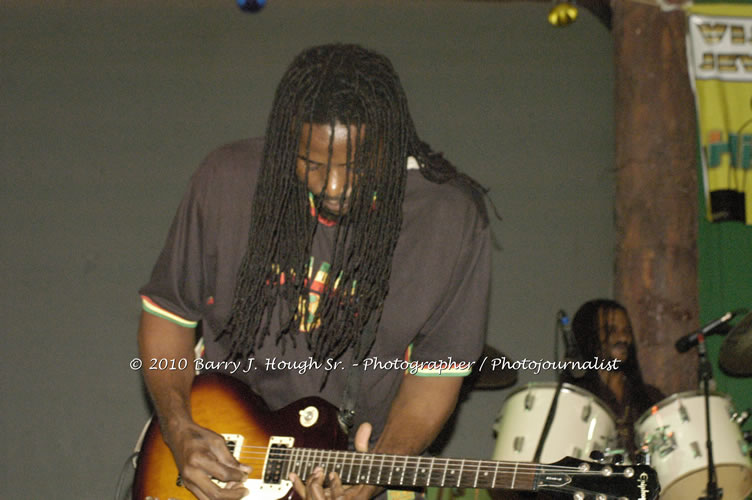 Marcia Griffiths & Edge Michael - Live In Concert - One Love Reggae Concert Series 09/10 @ Negril Escape Resort and Spa, December 29, 2009, One Love Drive, West End, Negril, Westmoreland, Jamaica W.I. - Photographs by Net2Market.com - Barry J. Hough Sr, Photographer/Photojournalist - Negril Travel Guide, Negril Jamaica WI - http://www.negriltravelguide.com - info@negriltravelguide.com...!