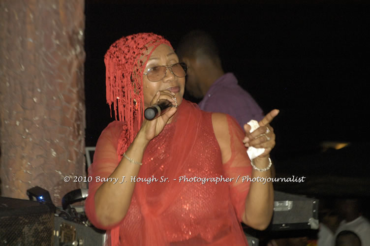 Marcia Griffiths & Edge Michael - Live In Concert - One Love Reggae Concert Series 09/10 @ Negril Escape Resort and Spa, December 29, 2009, One Love Drive, West End, Negril, Westmoreland, Jamaica W.I. - Photographs by Net2Market.com - Barry J. Hough Sr, Photographer/Photojournalist - Negril Travel Guide, Negril Jamaica WI - http://www.negriltravelguide.com - info@negriltravelguide.com...!