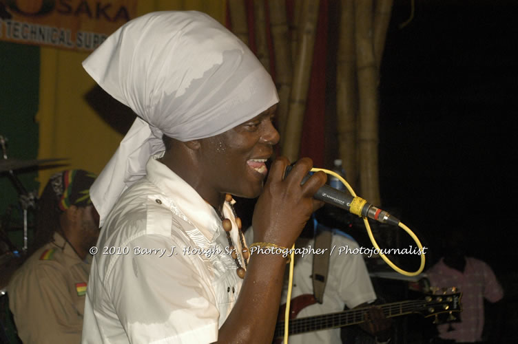 Richie Spice - Live In Concert - One Love Reggae Concert Series 09/10 @ Negril Escape Resort and Spa, January 19, 2010, One Love Drive, West End, Negril, Westmoreland, Jamaica W.I. - Photographs by Net2Market.com - Barry J. Hough Sr, Photographer/Photojournalist - Negril Travel Guide, Negril Jamaica WI - http://www.negriltravelguide.com - info@negriltravelguide.com...!