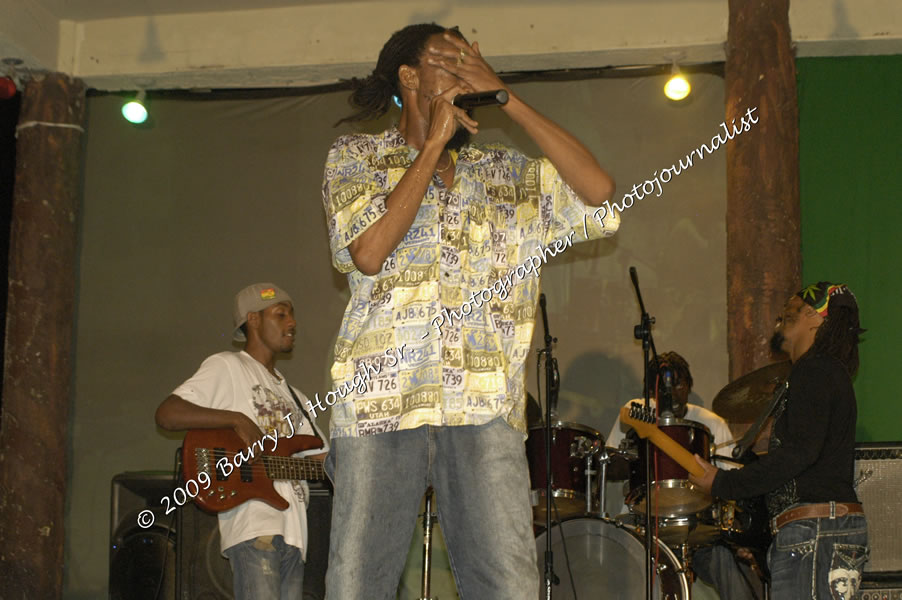  Sanchez - Live in Concert - at the One Love Reggae Concert Series 09/10 @ Negril Escape Resort & Spa - Also Featuring: Timmi Burrell and Justice Merchant- Backing Band Roots Warrior - DJ Gemini - MC Oliver Cargill, Negril Escape Resort & Spa, One Love Drive, West End, Negril, Westmoreland, Jamaica W.I. - Tuesday, November 24, 2009 - Photographs by Net2Market.com - Barry J. Hough Sr, Photographer / Photojournalist - Photos taken with a Nikon D70, D100, or D300 - Negril Travel Guide, Negril Jamaica WI - http://www.negriltravelguide.com - info@negriltravelguide.com...!