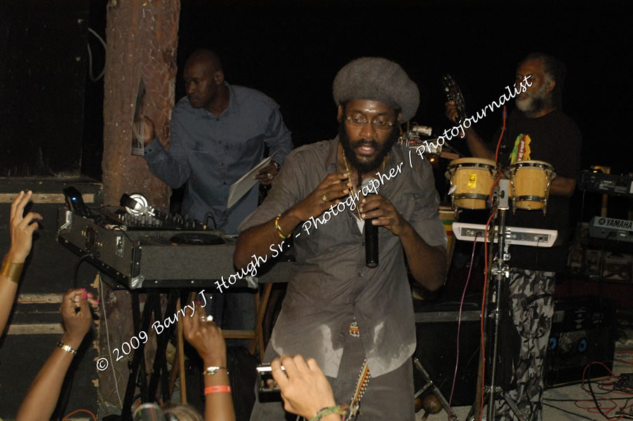  Tarrus Riley - Live in Concert - at the One Love Reggae Concert Series 09/10 @ Negril Escape Resort & Spa - Also Featuring: Mistic Bowie, Monday Justice, Cash, Dean Frazier - DJ Gemini - MC Oliver Cargill, Negril Escape Resort & Spa, One Love Drive, West End, Negril, Westmoreland, Jamaica W.I. - Tuesday, November 17, 2009 - Photographs by Net2Market.com - Barry J. Hough Sr, Photographer / Photojournalist - Photos taken with a Nikon D70, D100, or D300 - Negril Travel Guide, Negril Jamaica WI - http://www.negriltravelguide.com - info@negriltravelguide.com...!