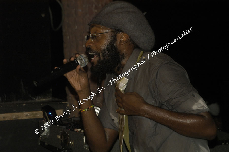  Tarrus Riley - Live in Concert - at the One Love Reggae Concert Series 09/10 @ Negril Escape Resort & Spa - Also Featuring: Mistic Bowie, Monday Justice, Cash, Dean Frazier - DJ Gemini - MC Oliver Cargill, Negril Escape Resort & Spa, One Love Drive, West End, Negril, Westmoreland, Jamaica W.I. - Tuesday, November 17, 2009 - Photographs by Net2Market.com - Barry J. Hough Sr, Photographer / Photojournalist - Photos taken with a Nikon D70, D100, or D300 - Negril Travel Guide, Negril Jamaica WI - http://www.negriltravelguide.com - info@negriltravelguide.com...!