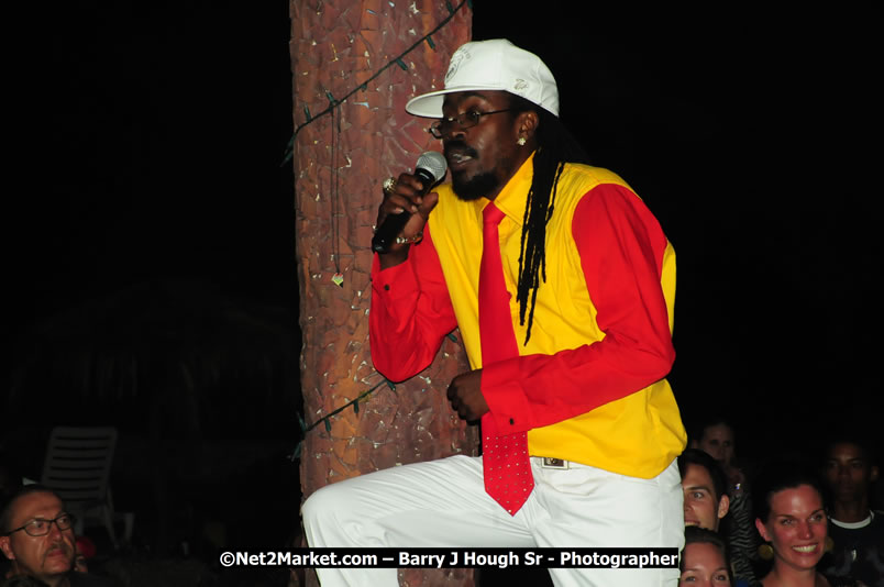 Beenie Man - Live in Concert, plus Hiyah Grade Band @ The Sunset Show @ Negril Escape Resort and Spa, Tuesday, February 3, 2009 - Live Reggae Music at Negril Escape - Tuesday Nights 6:00PM to 10:00 PM - One Love Drive, West End, Negril, Westmoreland, Jamaica W.I. - Photographs by Net2Market.com - Barry J. Hough Sr, Photographer/Photojournalist - The Negril Travel Guide - Negril's and Jamaica's Number One Concert Photography Web Site with over 40,000 Jamaican Concert photographs Published -  Negril Travel Guide, Negril Jamaica WI - http://www.negriltravelguide.com - info@negriltravelguide.com...!