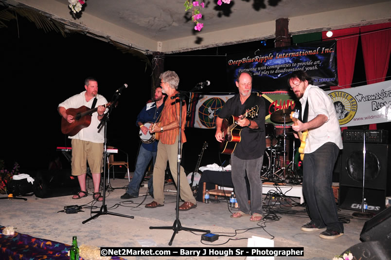 Chinese New Year @ The Sunset Show at Negril Escape - Tuesday, January 27, 2009 - Live Reggae Music at Negril Escape - Tuesday Nights 6:00PM to 10:00 PM - Photographs by Net2Market.com - Barry J. Hough Sr, Photographer/Photojournalist - Negril Travel Guide, Negril Jamaica WI - http://www.negriltravelguide.com - info@negriltravelguide.com...!