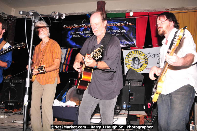 Chinese New Year @ The Sunset Show at Negril Escape - Tuesday, January 27, 2009 - Live Reggae Music at Negril Escape - Tuesday Nights 6:00PM to 10:00 PM - Photographs by Net2Market.com - Barry J. Hough Sr, Photographer/Photojournalist - Negril Travel Guide, Negril Jamaica WI - http://www.negriltravelguide.com - info@negriltravelguide.com...!