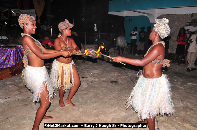 Chinese New Year @ The Sunset Show at Negril Escape - Tuesday, January 27, 2009 - Live Reggae Music at Negril Escape - Tuesday Nights 6:00PM to 10:00 PM - Photographs by Net2Market.com - Barry J. Hough Sr, Photographer/Photojournalist - Negril Travel Guide, Negril Jamaica WI - http://www.negriltravelguide.com - info@negriltravelguide.com...!