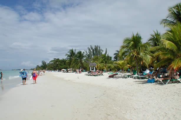 A Photo Walk along Negril's Famous Seven Mile Beach - Negril Travel Guide, Negril Jamaica WI - http://www.negriltravelguide.com - info@negriltravelguide.com...!