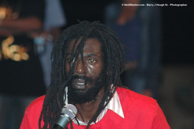 Buju Banton @ Tru-Juice Rebel Salute 2007 - Saturday, January 13, 2007, Port Kaiser Sports Club, St. Elizabeth - Negril Travel Guide, Negril Jamaica WI - http://www.negriltravelguide.com - info@negriltravelguide.com...!