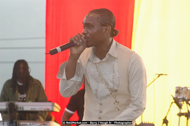 Busy Signal at Tru-Juice Rebel Salute 2008 - The 15th staging of Tru-Juice Rebel Salute, Saturday, January 12, 2008, Port Kaiser Sports Club, St. Elizabeth, Jamaica W.I. - Photographs by Net2Market.com - Barry J. Hough Sr, Photographer - Negril Travel Guide, Negril Jamaica WI - http://www.negriltravelguide.com - info@negriltravelguide.com...!