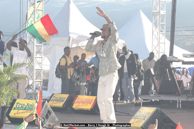 Jah Cure at Tru-Juice Rebel Salute 2008 - The 15th staging of Tru-Juice Rebel Salute, Saturday, January 12, 2008, Port Kaiser Sports Club, St. Elizabeth, Jamaica W.I. - Photographs by Net2Market.com - Barry J. Hough Sr, Photographer - Negril Travel Guide, Negril Jamaica WI - http://www.negriltravelguide.com - info@negriltravelguide.com...!