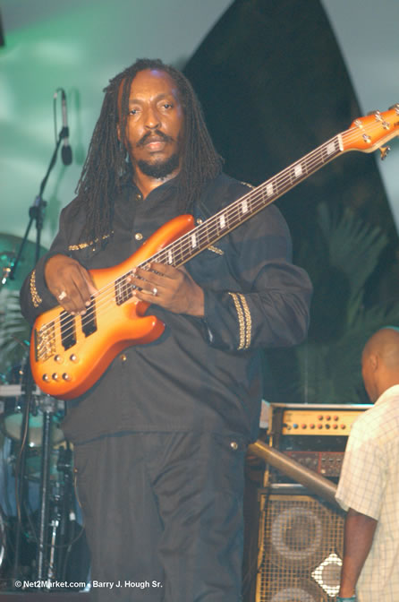 Mackie Concious - Red Stripe Reggae Sumfest 2005 - International Night - July 22th, 2005 - Negril Travel Guide, Negril Jamaica WI - http://www.negriltravelguide.com - info@negriltravelguide.com...!