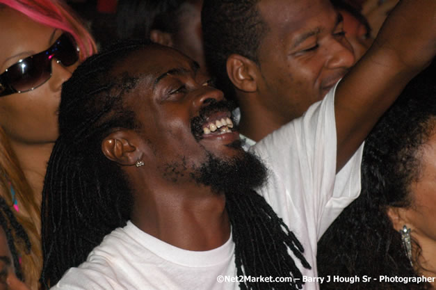 Beres Hammond - Red Stripe Reggae Sumfest 2007 - Zenith - Saturday, July 21, 2007 - Catherine Hall, Montego Bay, St James, Jamaica W.I. - Negril Travel Guide, Negril Jamaica WI - http://www.negriltravelguide.com - info@negriltravelguide.com...!