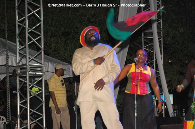 Richie Spice  - Red Stripe Reggae Sumfest 2007 - Zenith - Saturday, July 21, 2007 - Catherine Hall, Montego Bay, St James, Jamaica W.I. - Negril Travel Guide, Negril Jamaica WI - http://www.negriltravelguide.com - info@negriltravelguide.com...!